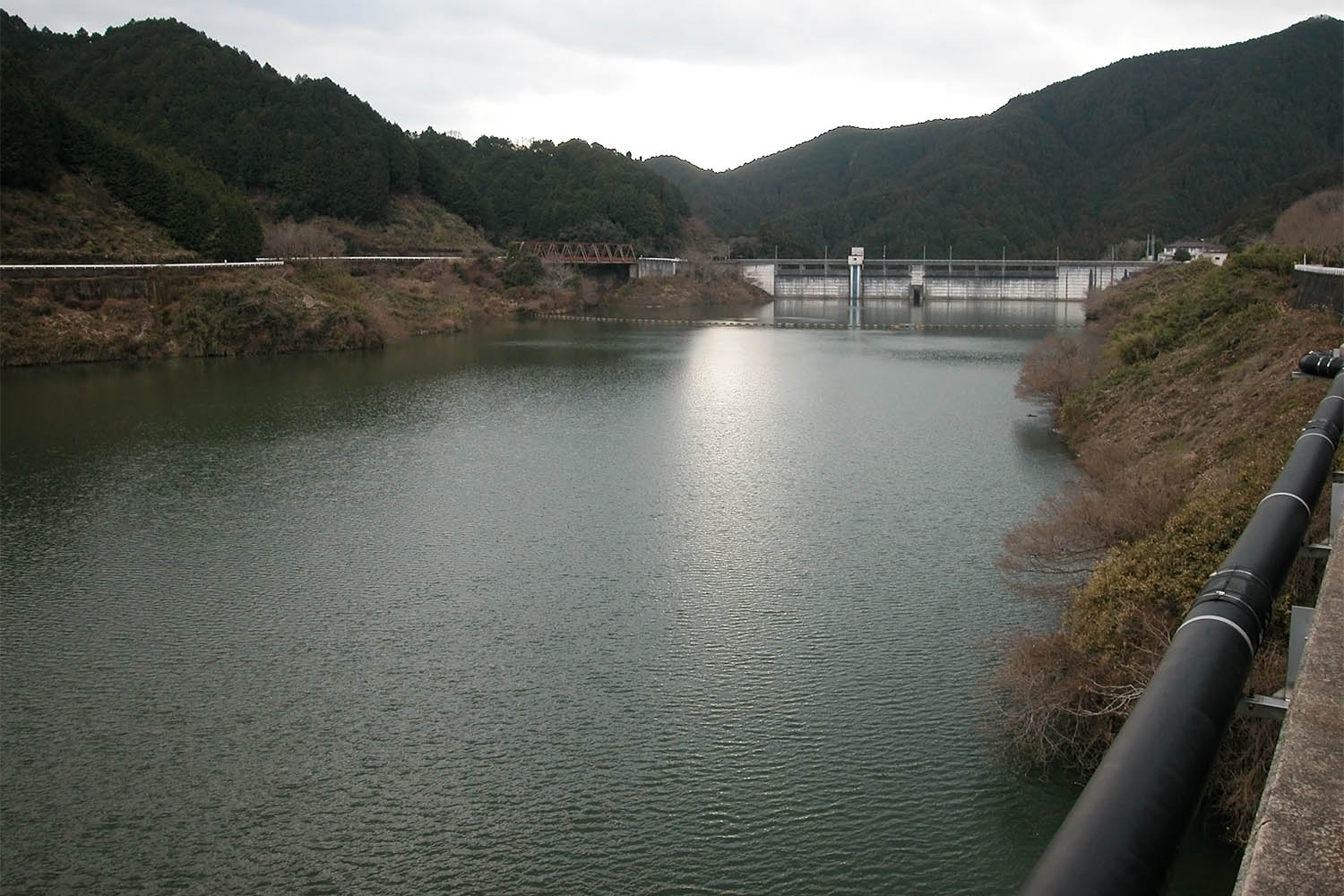 水道一体化により水道水源としての役割を終える県営初瀬ダム＝2023年1月20日、奈良県桜井市初瀬